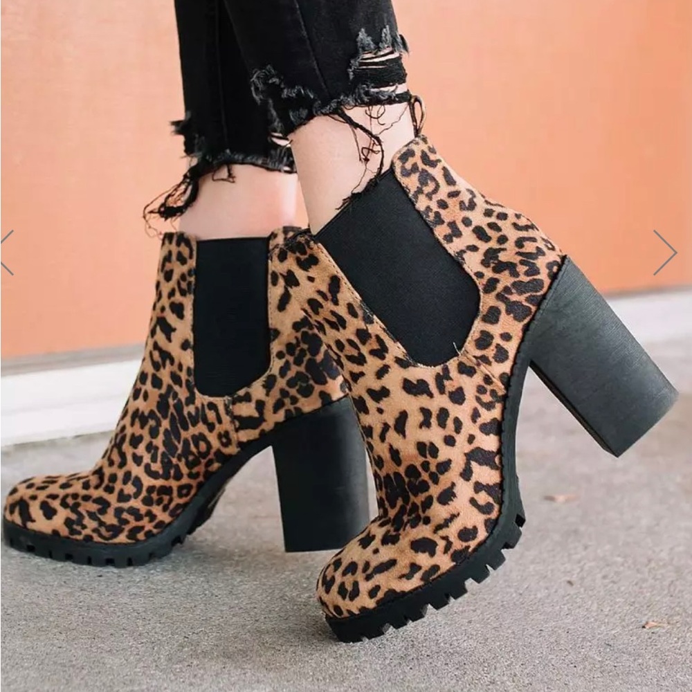 SODA Gloves Leopard Print Chelsea Ankle Boot